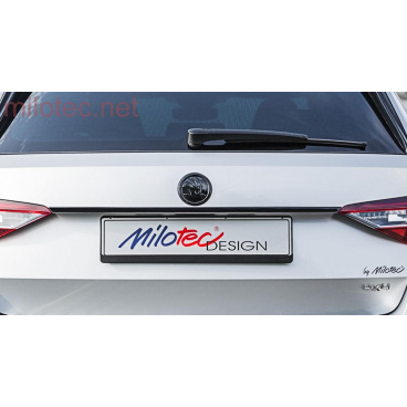 Lišta nad zadnú ŠPZ, čierny lesklý "klavírlak", Škoda KodiaQ, 2016+ Lišta nad zadnú ŠPZ, čierny lesklý "klavírlak", Škoda KodiaQ, 2016+