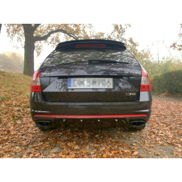 Vložka zadného nárazníka Ver.1 pre Škoda Octavia RS Mk3, Maxton Design (čierny lesklý plast ABS) Vložka zadného nárazníka Ver.1 pre Škoda Octavia RS Mk3, Maxton Design (čierny lesklý plast ABS)