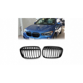 Gril BMW X1 F48 jednotlivé rebro Lesklá čierna