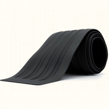 Univerzálny kryt nákladovej hrany zadného nárazníka 90x7,5 cm Univerzálny kryt nákladovej hrany zadného nárazníka 90x7,5 cm