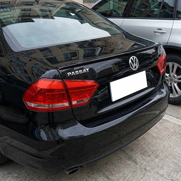 Zadné krídlo Gloss Black pre VW Passat B7 Sedan (2010–2015) Zadné krídlo Gloss Black pre VW Passat B7 Sedan (2010–2015)