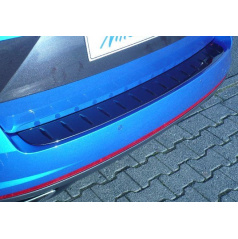 Škoda Octavia III RS Combi - prah piatych dverí s výstupky (bez hrany), ABS-čierna metalíza