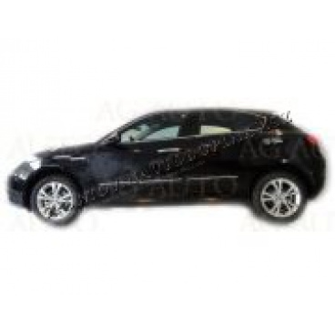Alfa Romeo Giulietta, 2011-, bočné ochranné lišty dverí Alfa Romeo Giulietta, 2011-, bočné ochranné lišty dverí