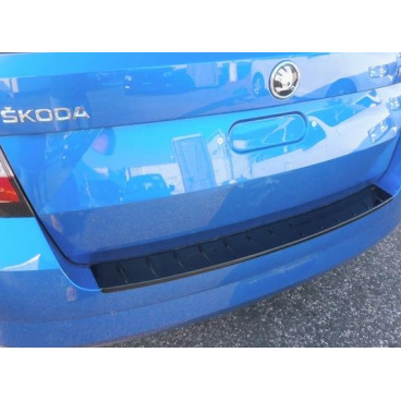 Prah piatych dverí s výstupky, ABS-čierna metalíza Škoda Fabia III Combi, 12/2014 + Prah piatych dverí s výstupky, ABS-čierna metalíza Škoda Fabia III Combi, 12/2014 +