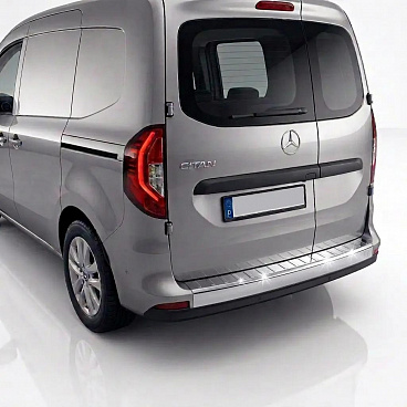 Nerezový leštený kryt hornej hrany zadného nárazníka Mercedes Citan, Renault Kangoo 2021+