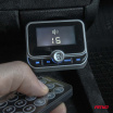 FM vysielač do auta s diaľkovým ovládaním 2×USB-A 12V 24V