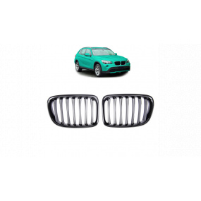 Gril BMW X1 E84 jednotlivé rebro Lesklá čierna