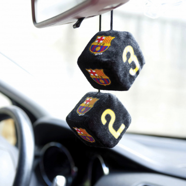 Plyšové kocky 7 cm s logom FC Barcelona (originálne s licenciám, nie su to ziadne kópií) Plyšové kocky 7 cm s logom FC Barcelona (originálne s licenciám, nie su to ziadne kópií)