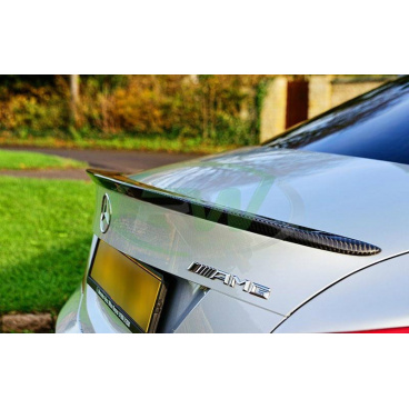 Zadné krídlo Mercedes-Benz CLA Carbon