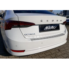 Škoda Octavia 4 Limousine 2020+ Prah piatych dverí s výstupkami strieborný